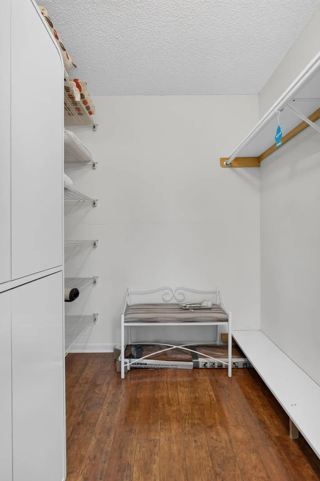 MAIN BEDROOM CLOSET