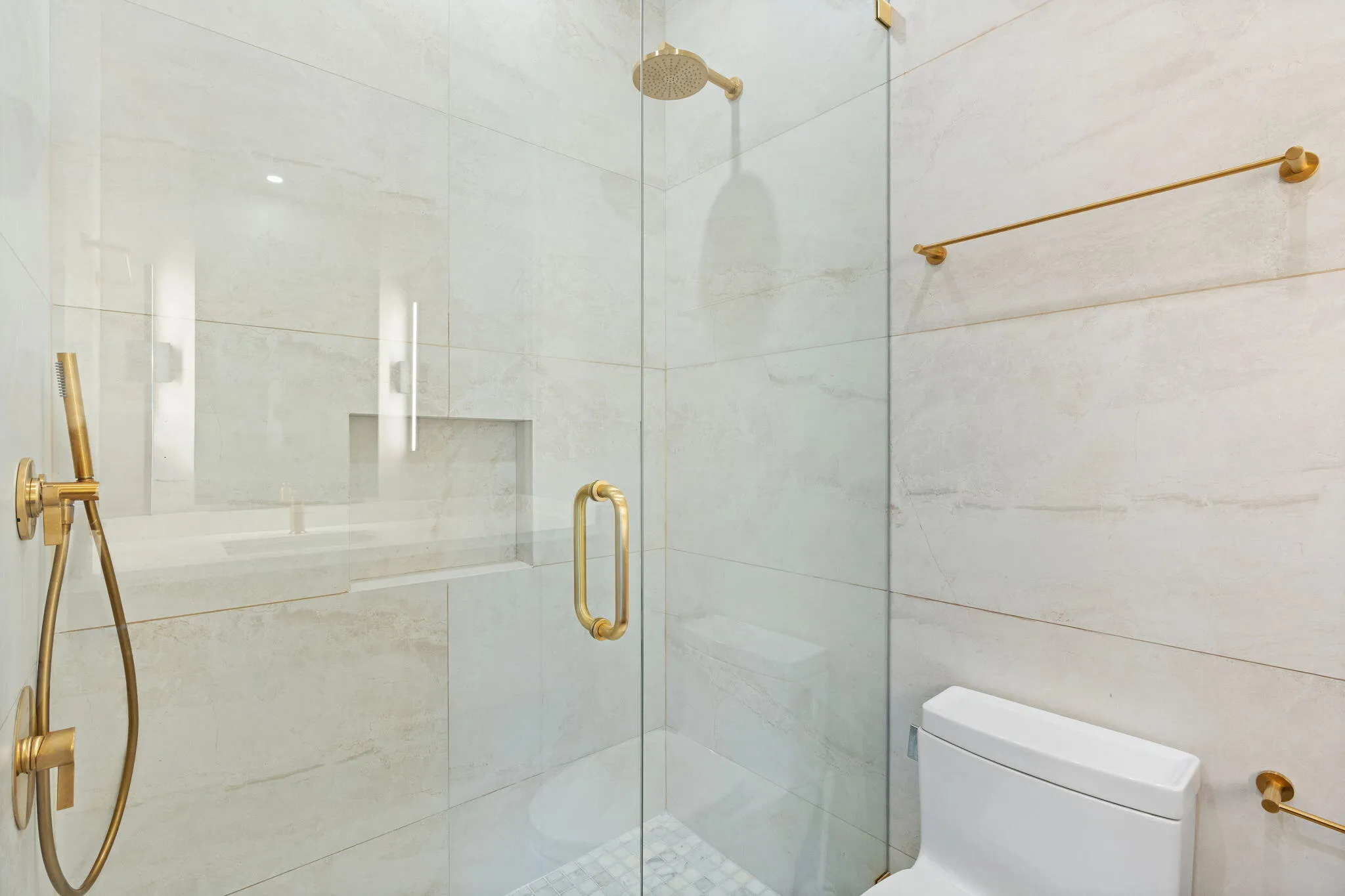99-web-or-mls-2506 NE 14th St, Fort Laud