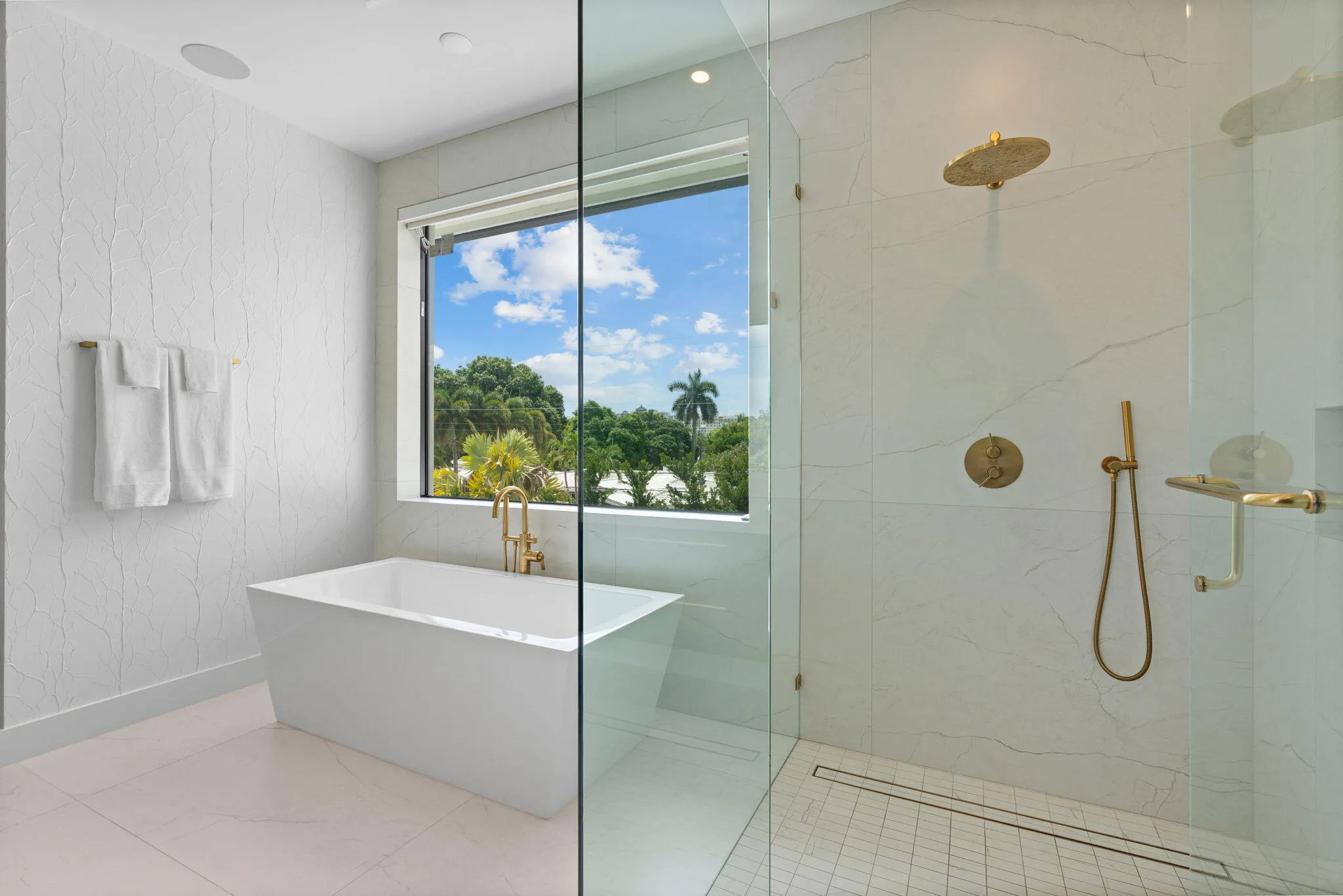 92-web-or-mls-2506 NE 14th St, Fort Laud