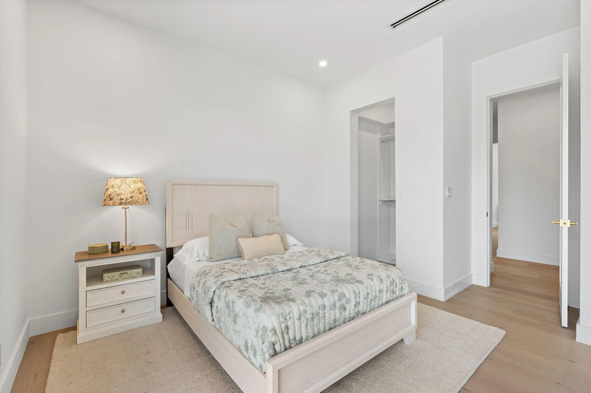 79-web-or-mls-2506 NE 14th St, Fort Laud