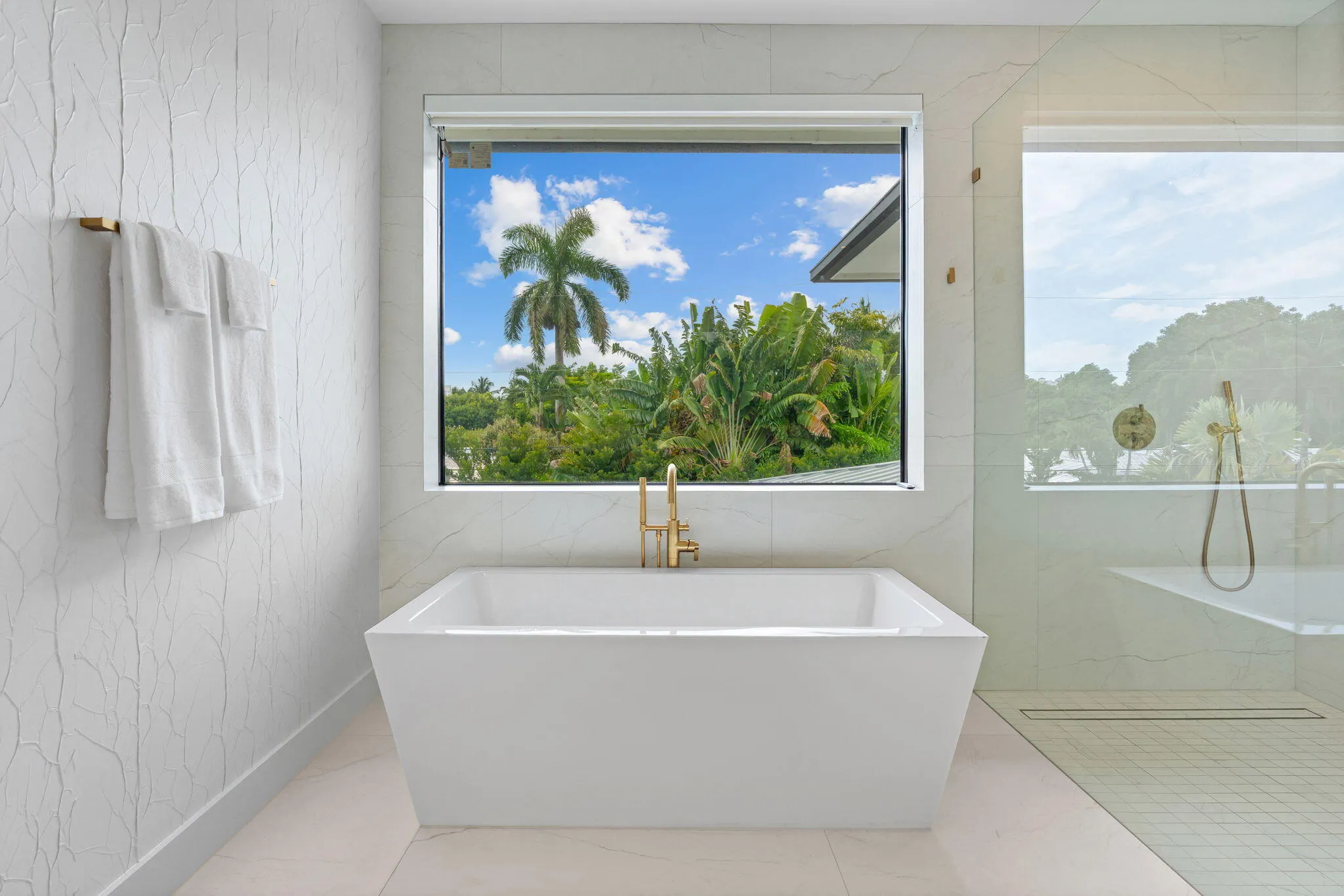 90-web-or-mls-2506 NE 14th St, Fort Laud