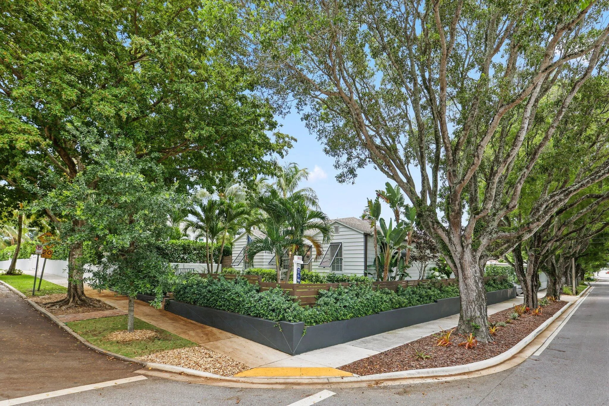 744 Sunset Road - 50.jpg-SMALL