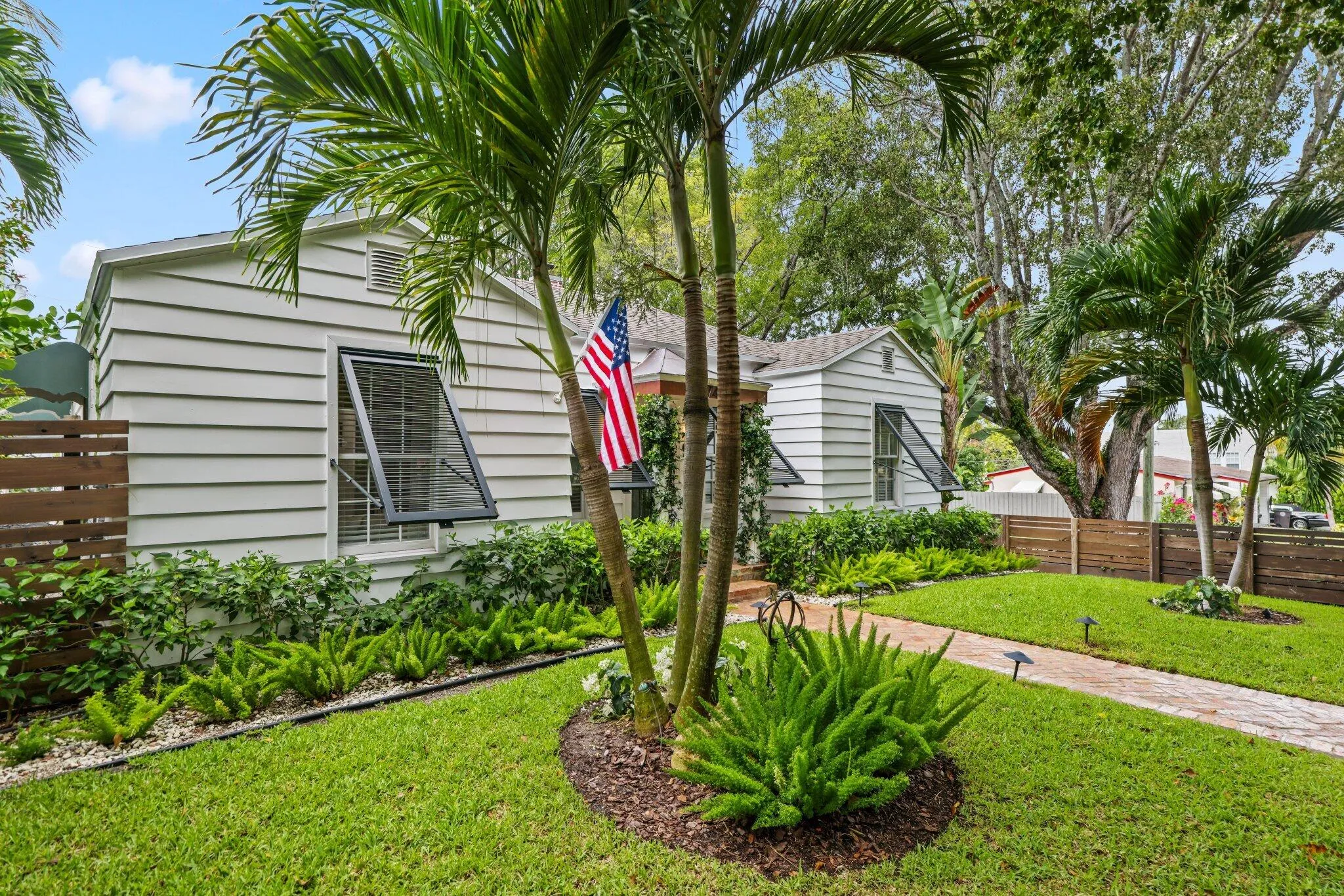 744 Sunset Road - 4.jpg-SMALL