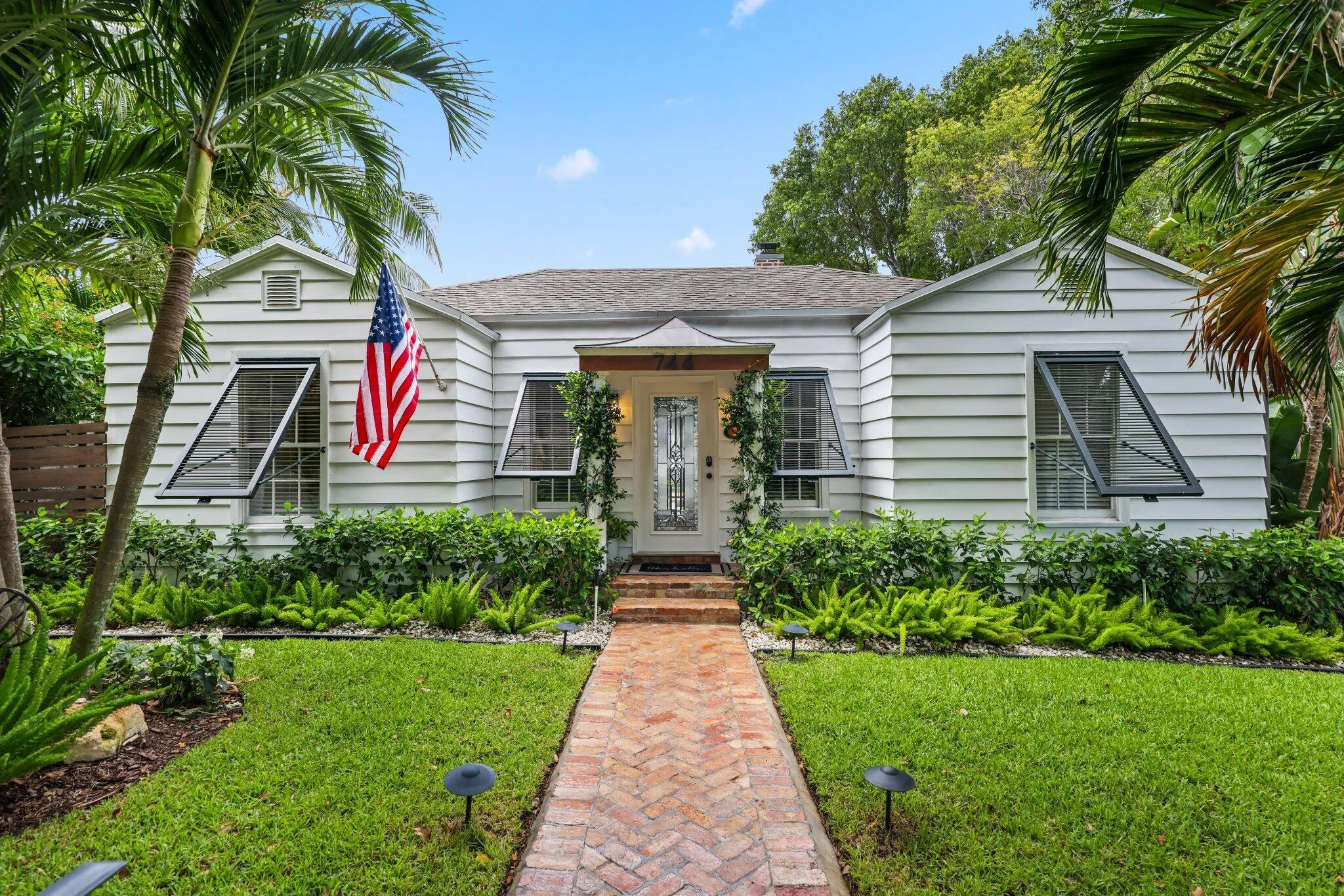 744 Sunset Road - 3.jpg-SMALL