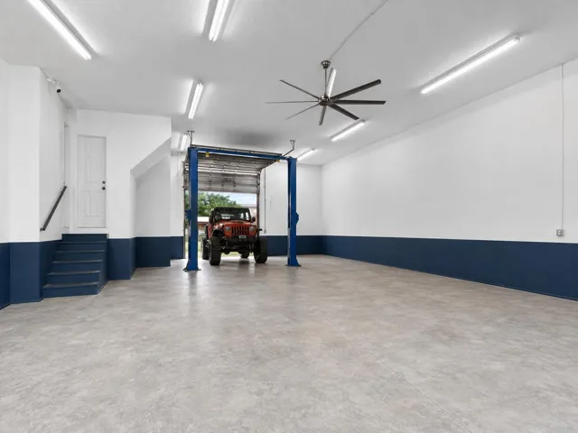 items in garage removed with AI imaging