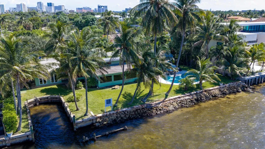 2605 N Riverside Dr Aerial2