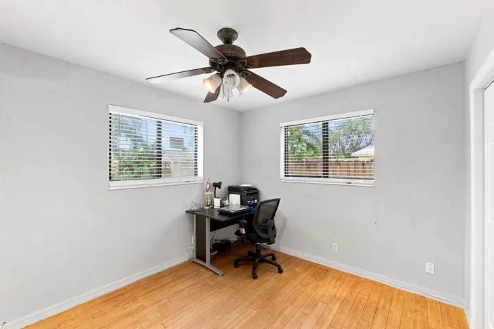 4110 NW 16th Ave _020