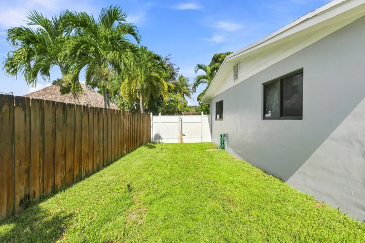 4110 NW 16th Ave _047