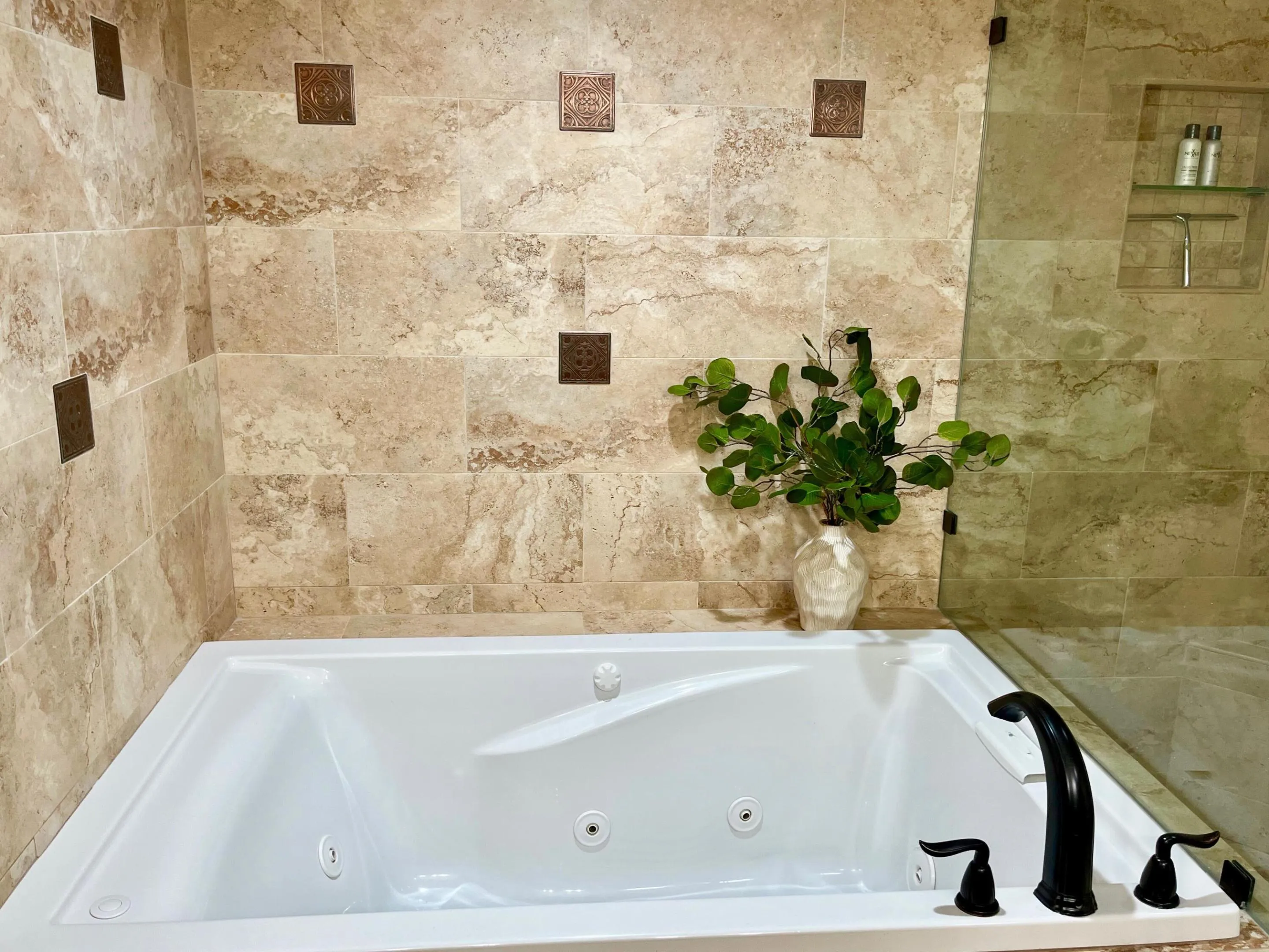 SOAKING TUB
