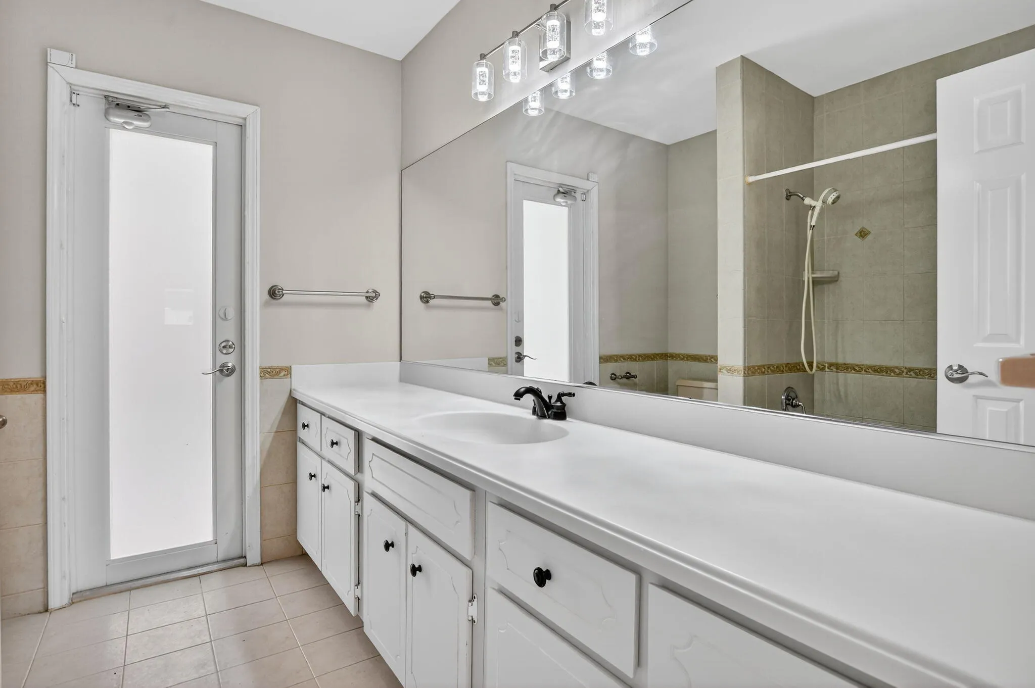 2nd bathroom/Cabana