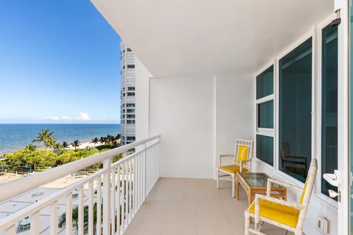 WELCOME TO 7K AT OCEAN COLONY! LAUDERDALE-BY-THE-SEA'S GEM WITH ONE OF THE LARGEST POOL DECKS IN THE AREA