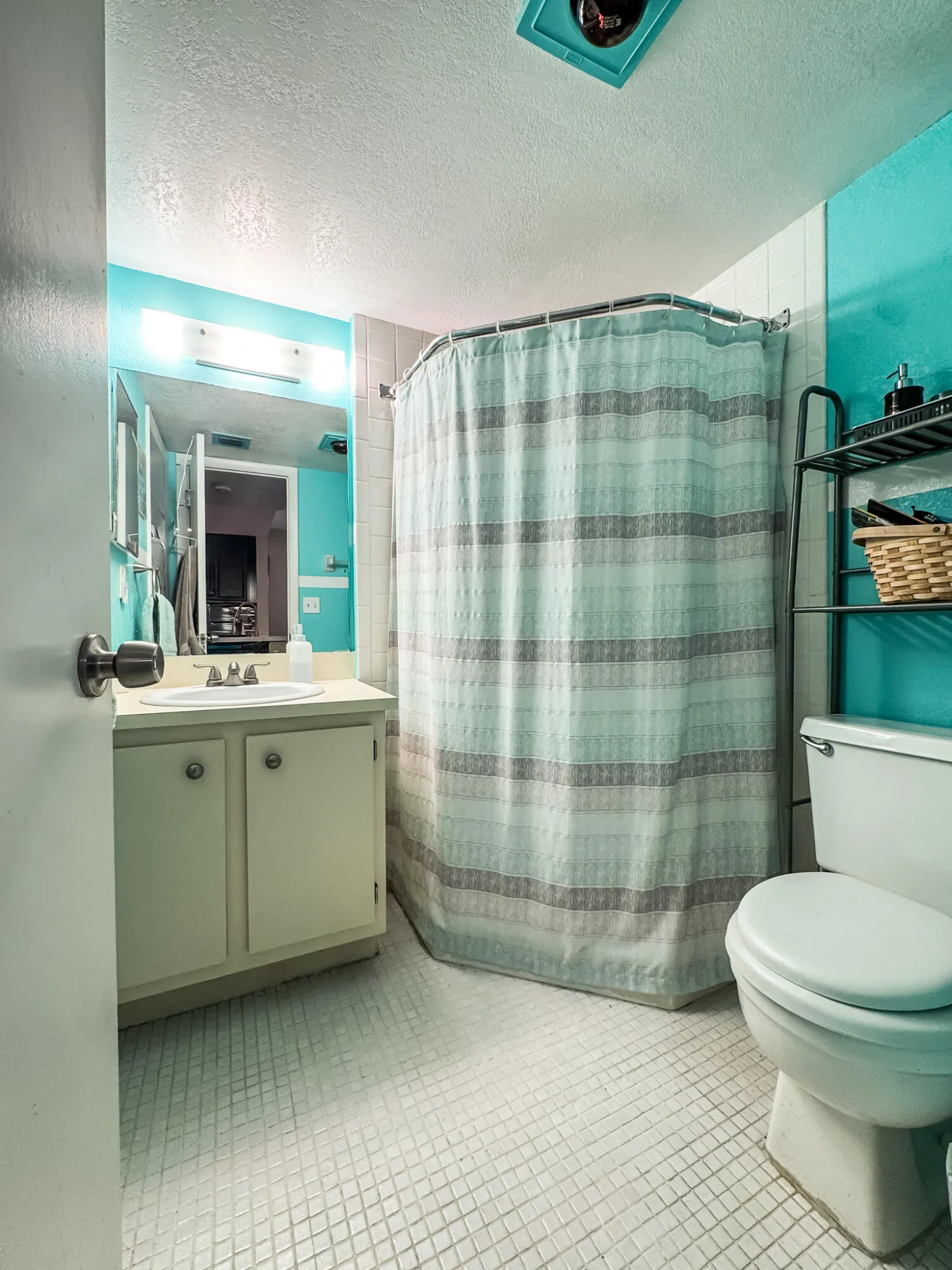 2nd Bathroom