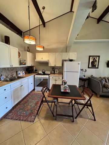 EATING AREA