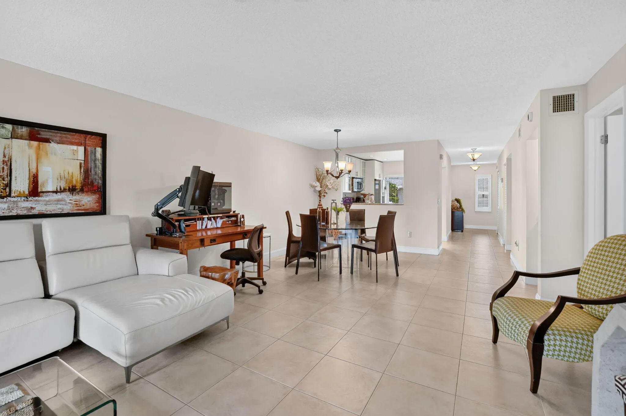 Living Room/dining