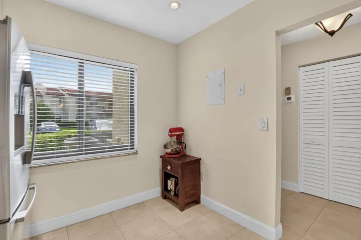 kitchen/ Entrance