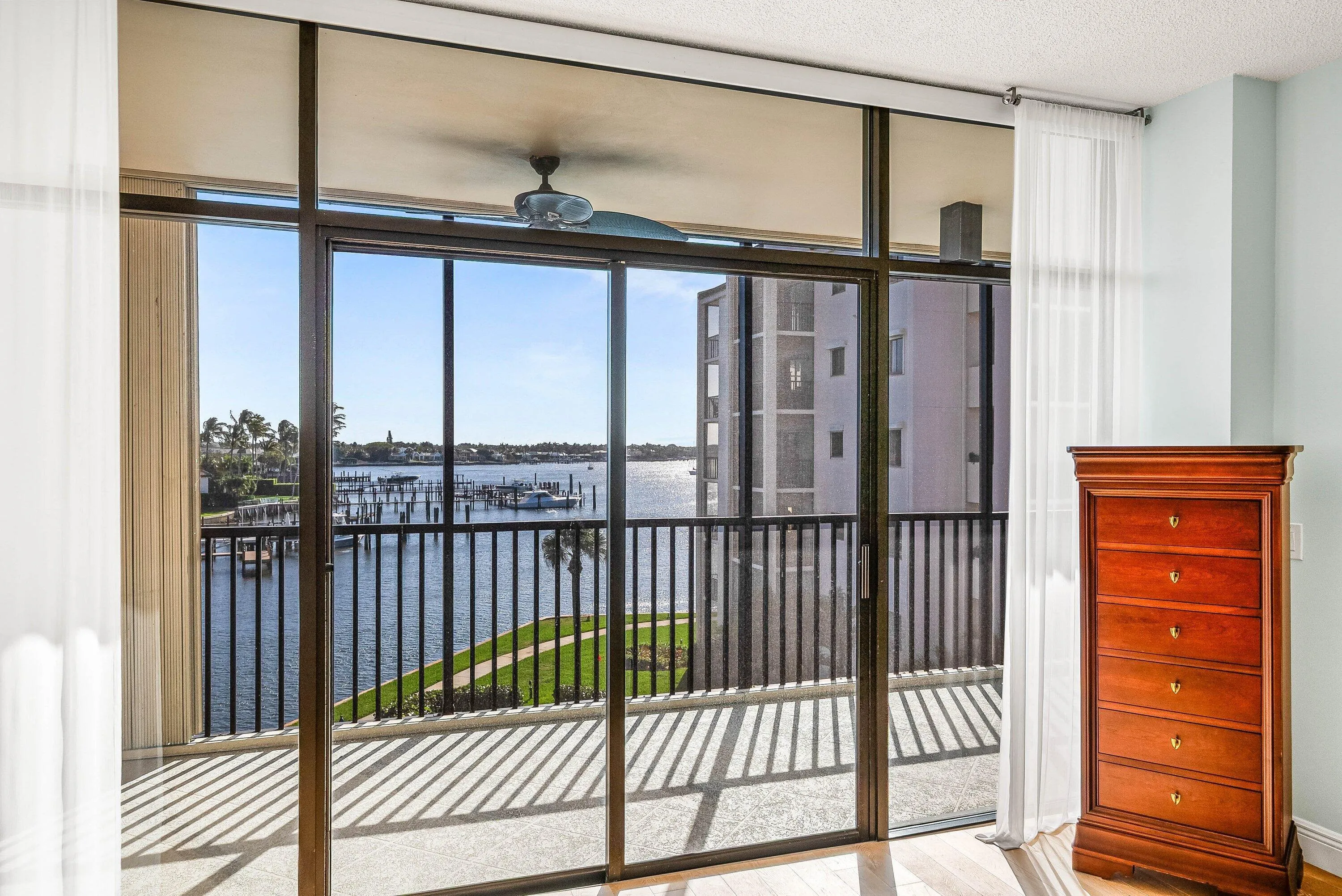 033-1137012OaksWay-418-NorthPalmBeach-FL