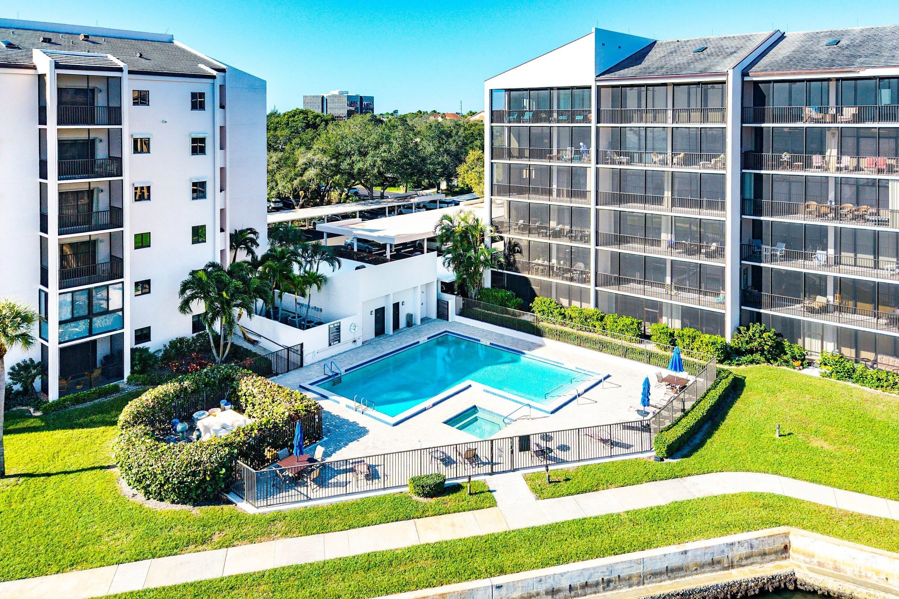 040-1137012OaksWay-418-NorthPalmBeach-FL