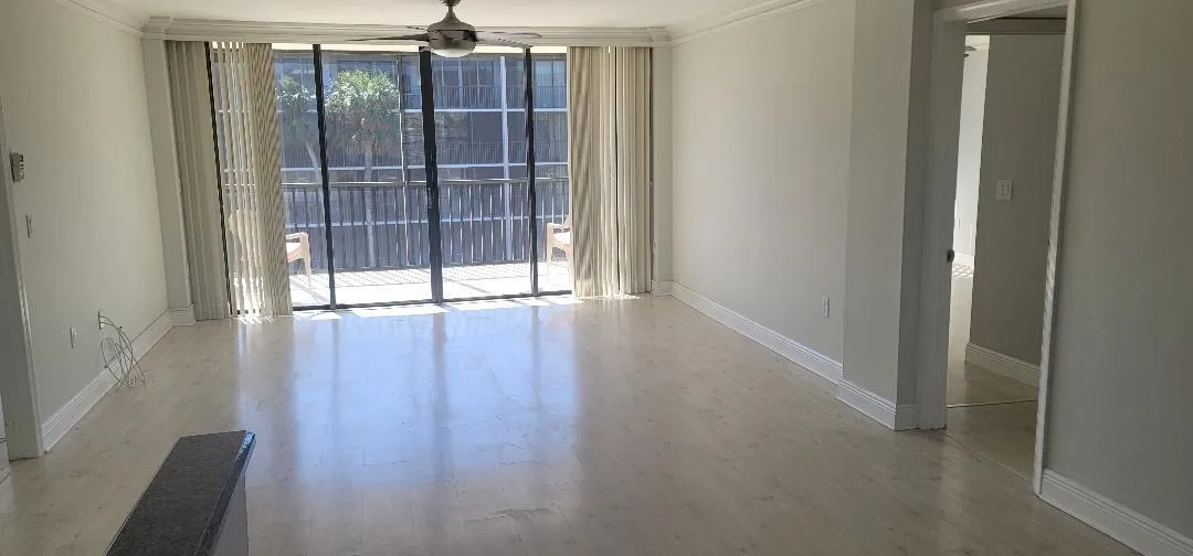 Living room / Dining area