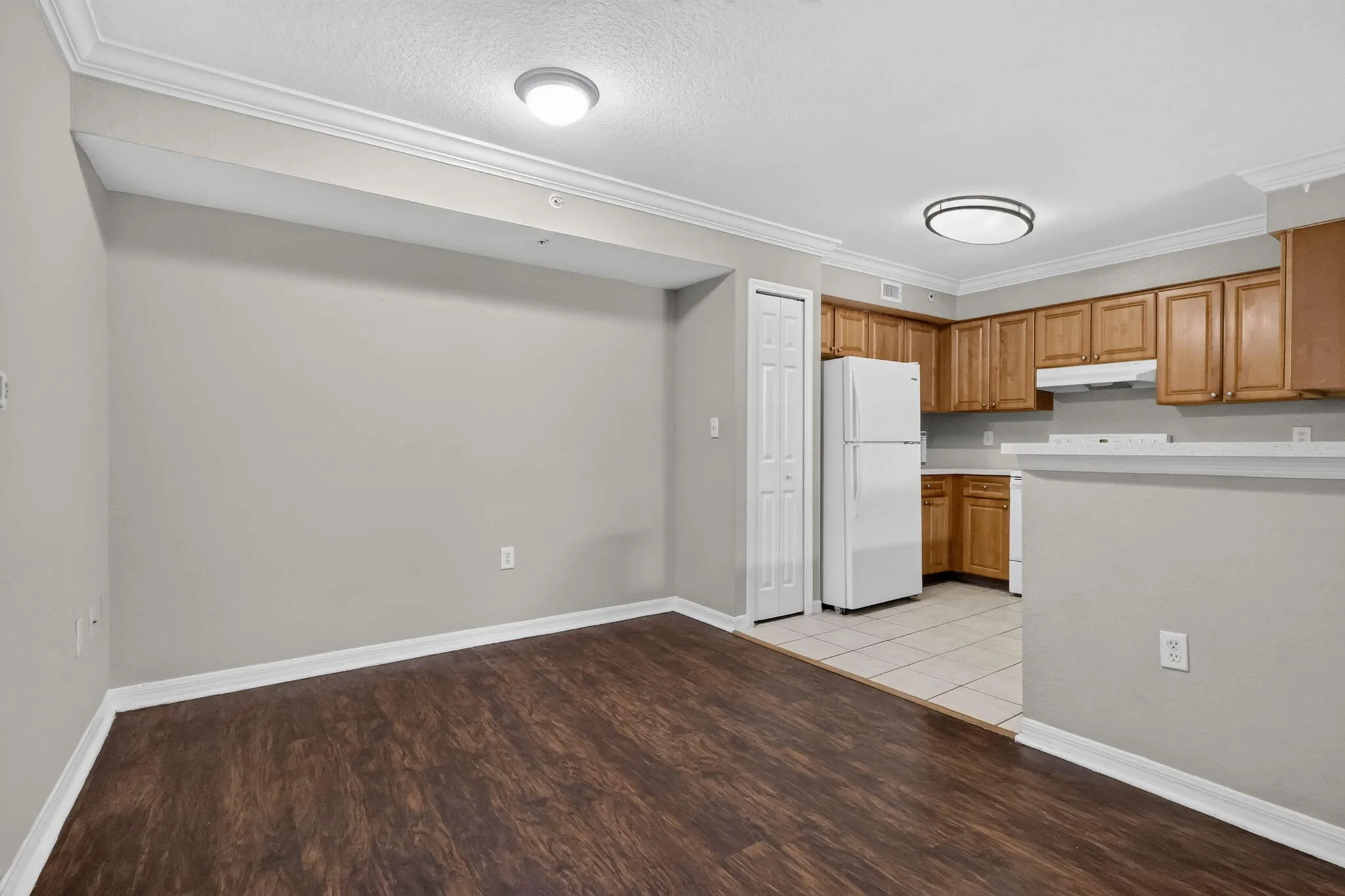 Diningf Kitchen