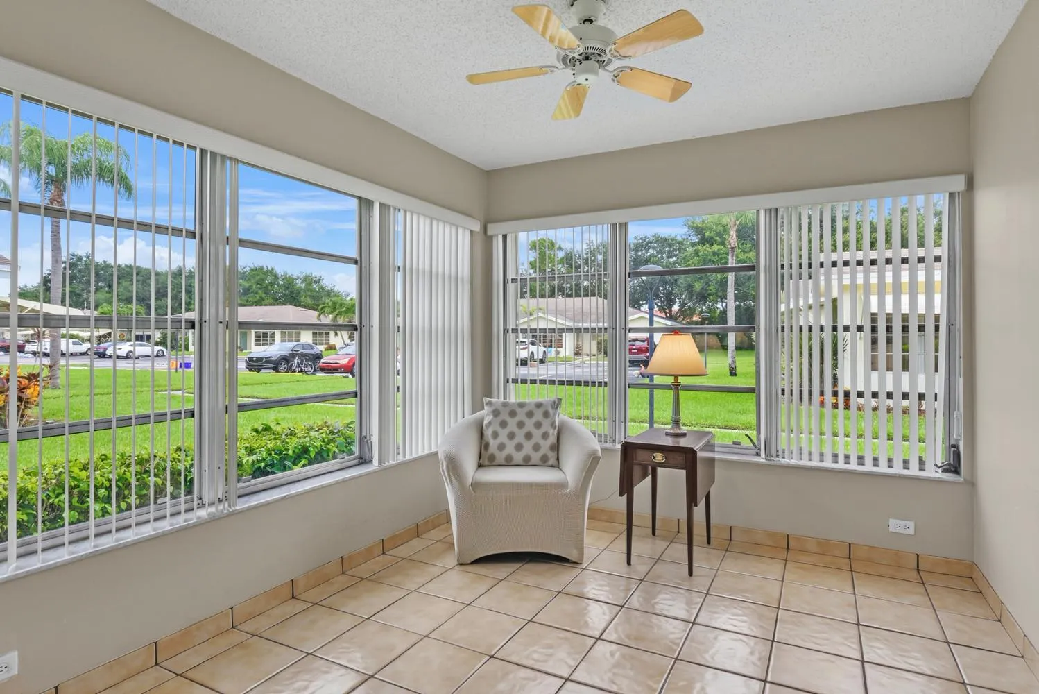 Sun Room / Den