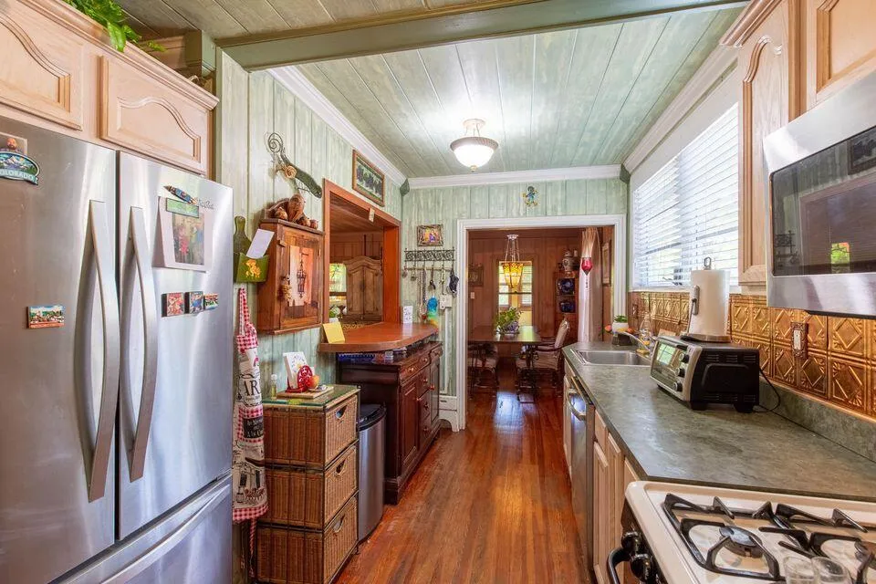 1016 BETTER KITCHEN