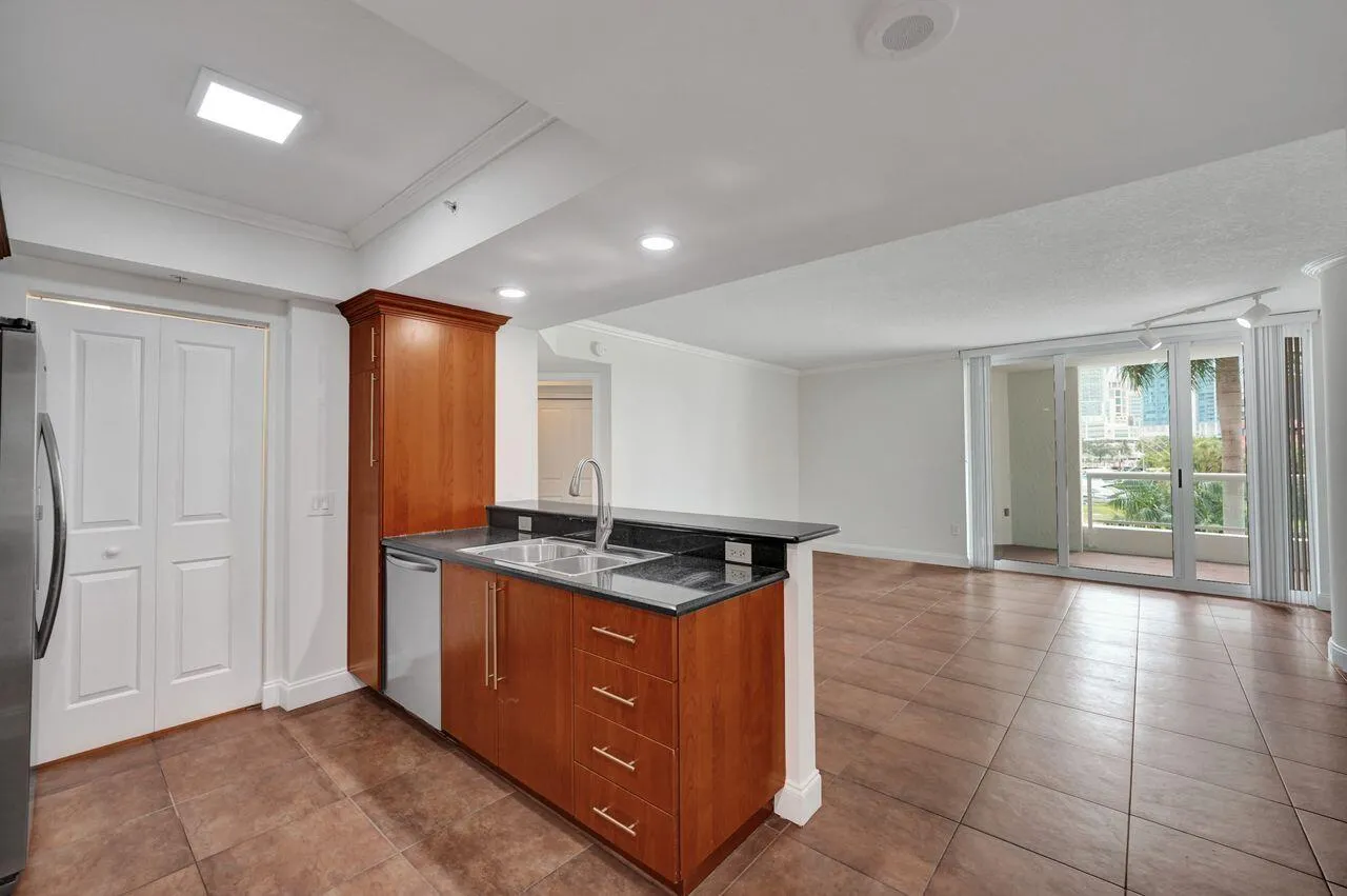Kitchen/ Living combo