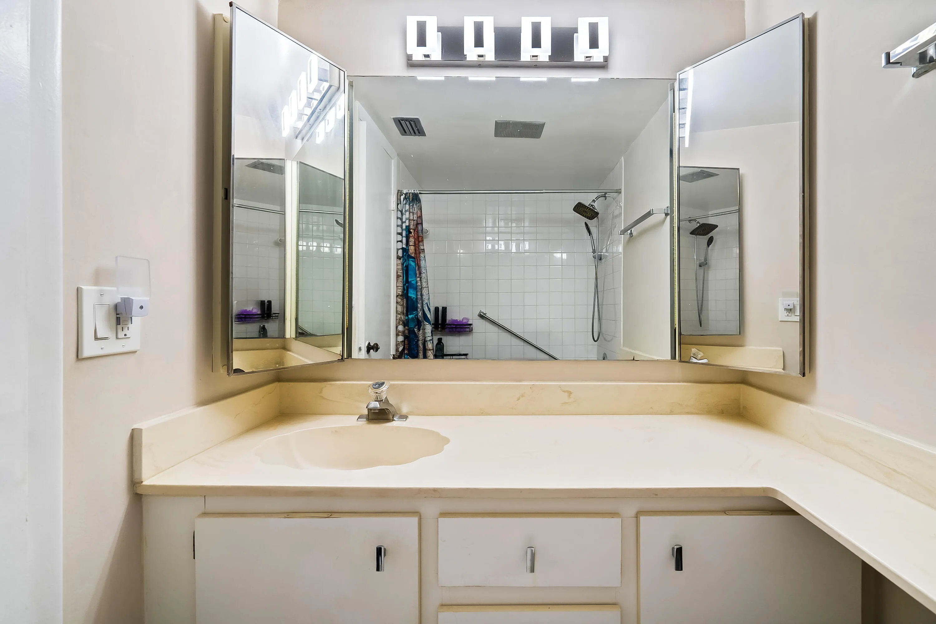 7579 NW 79th Ave APT 204 27