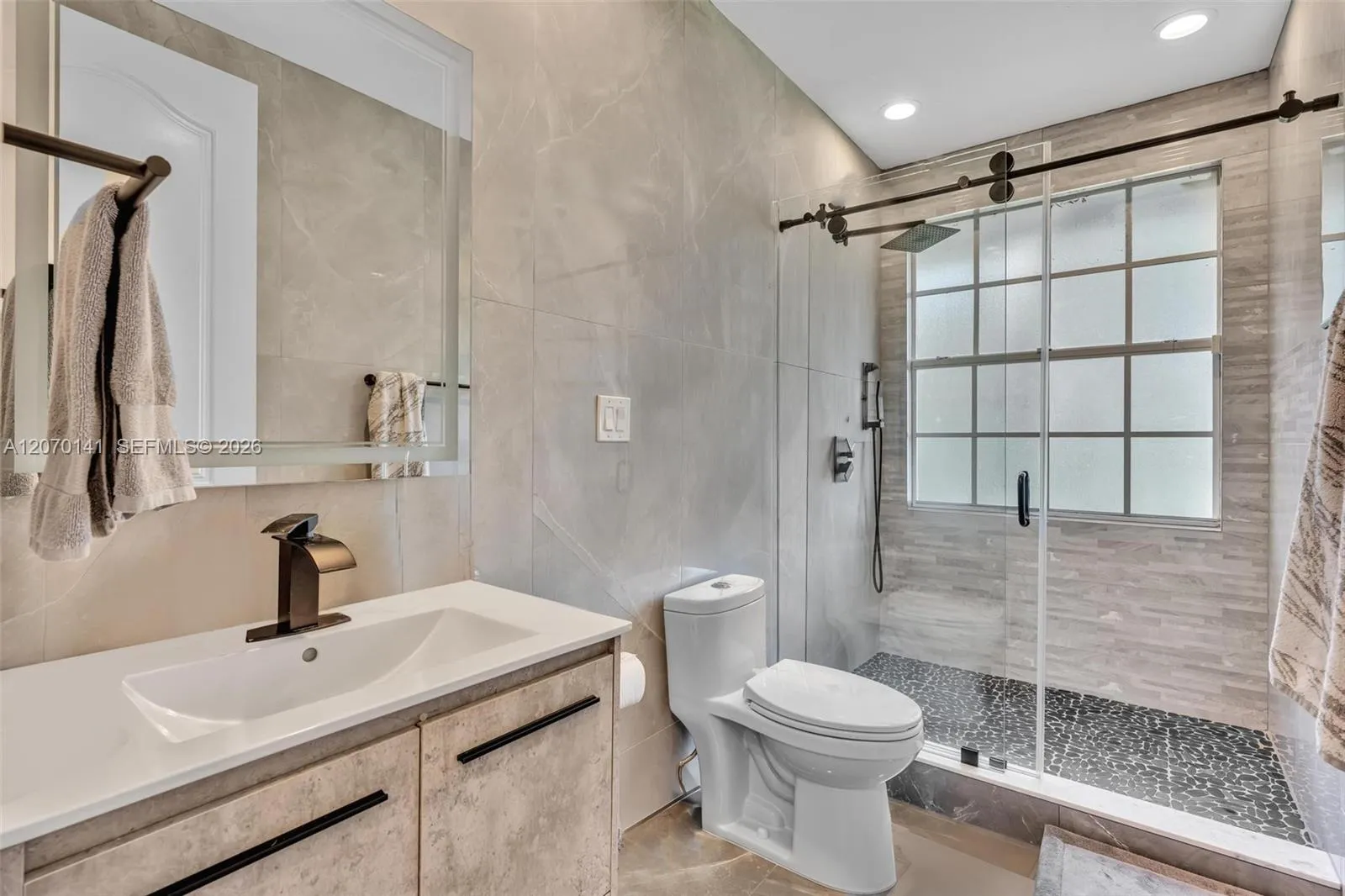 Property photo 93