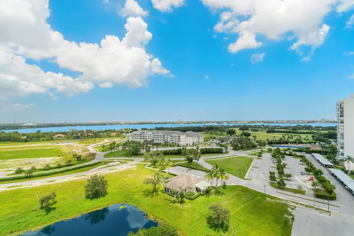 030-2450PresidentialWay-WestPalmBeach-FL
