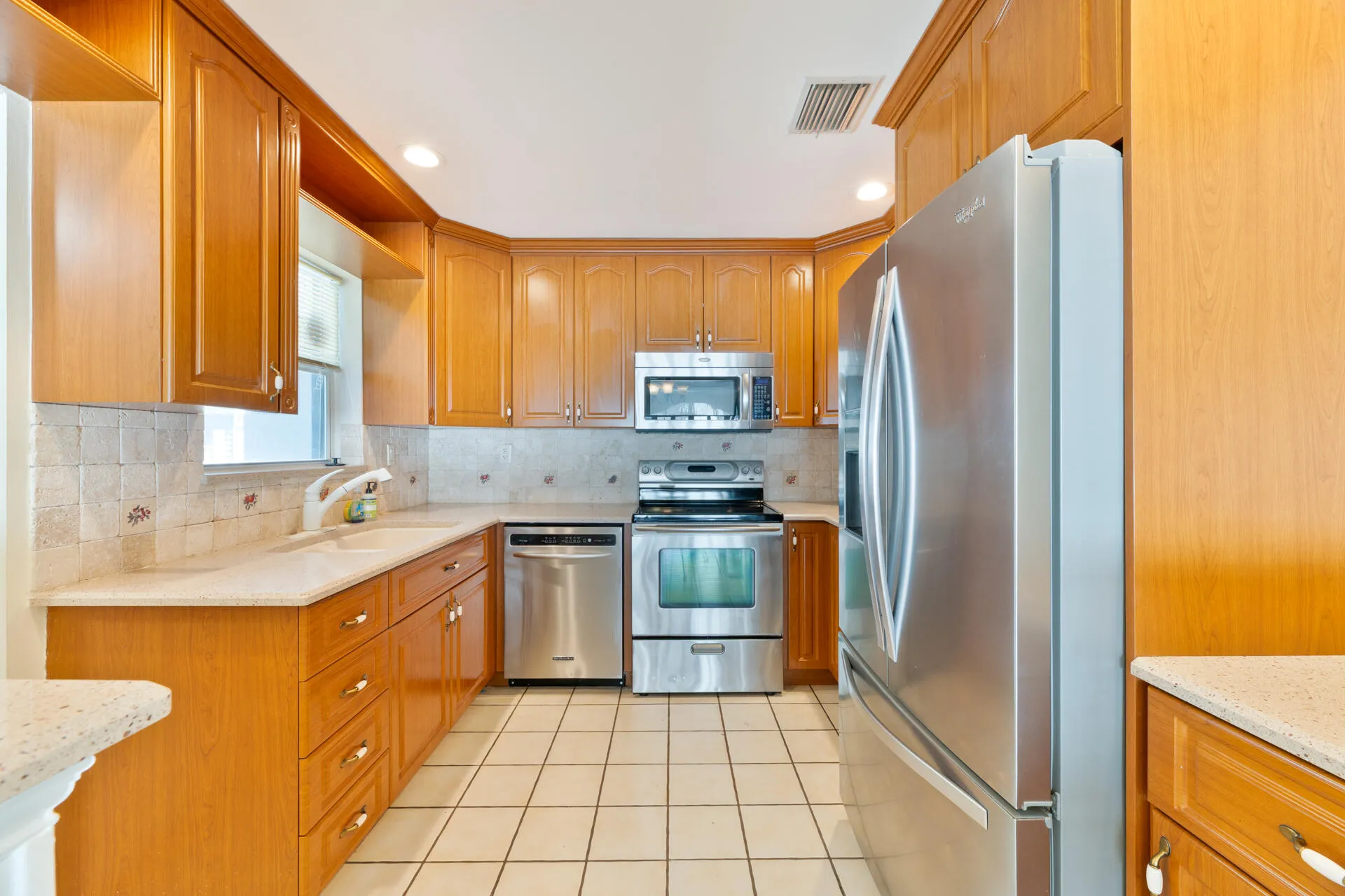 20260817 - 821 SE 16th St - MR-10