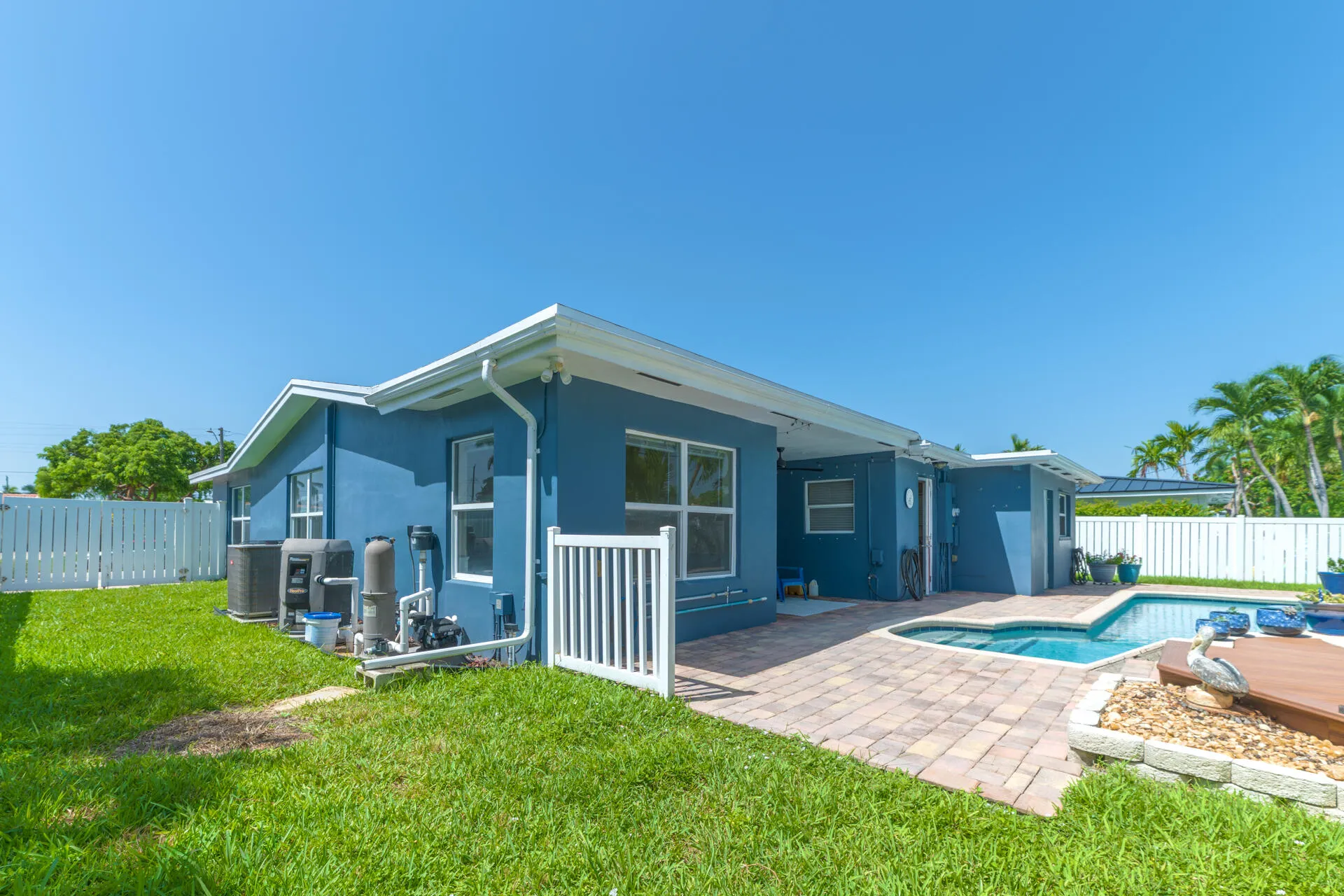 20260817 - 821 SE 16th St - MR-33