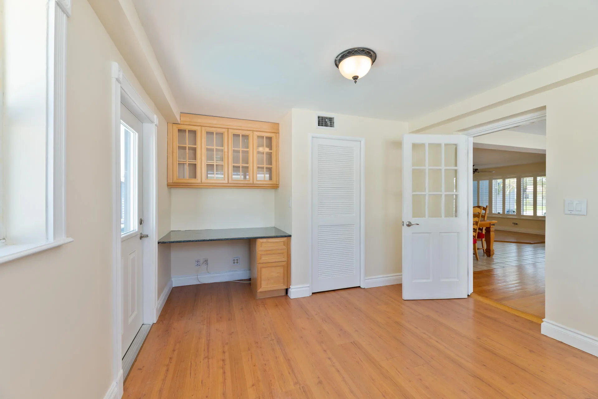 20260817 - 821 SE 16th St - MR-17