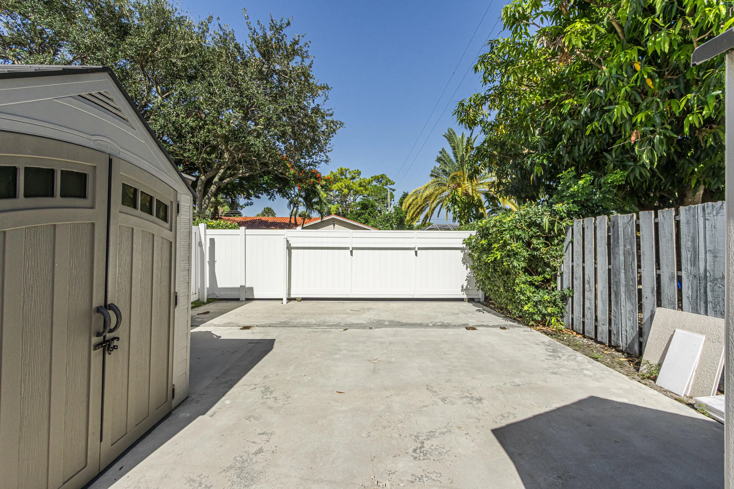 side driveway entrance