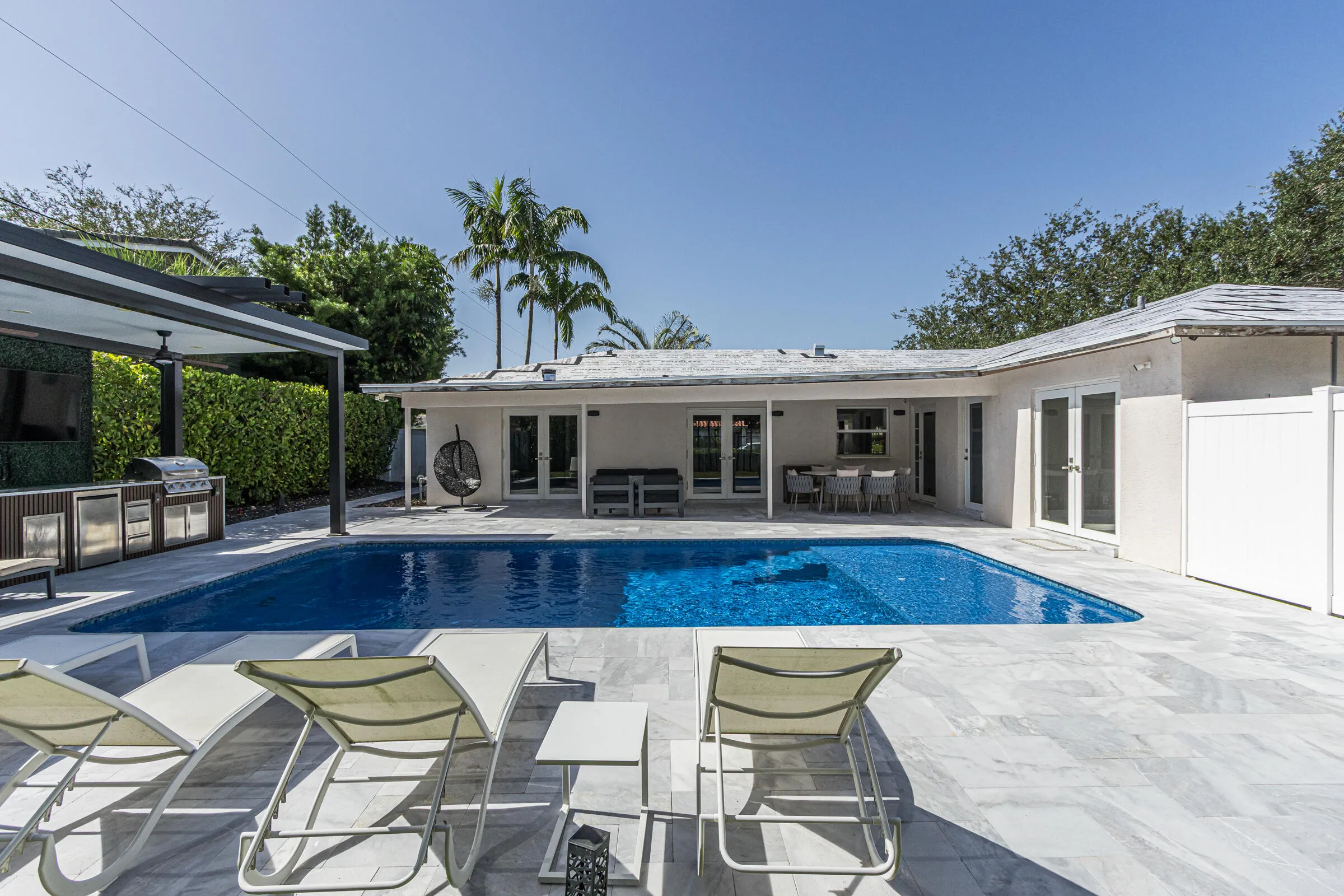 pool lounge chairs