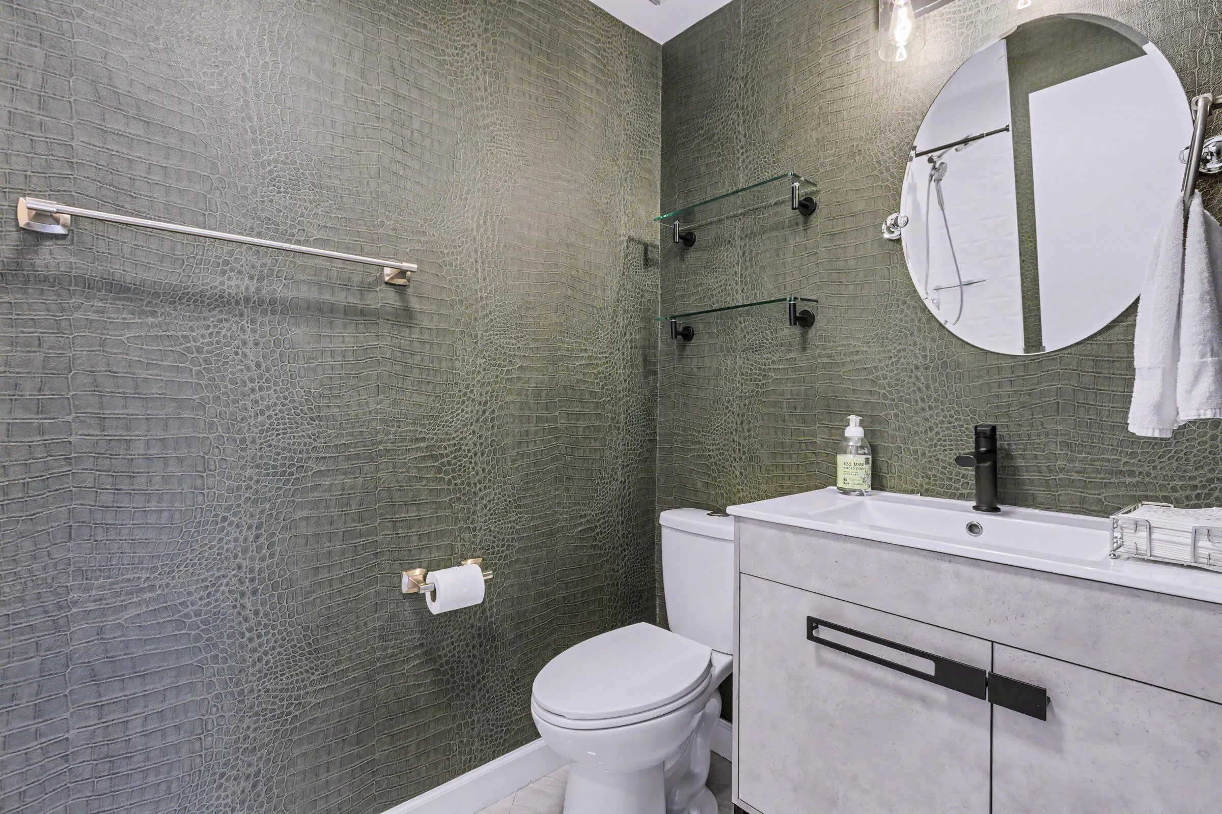 3rd vanity