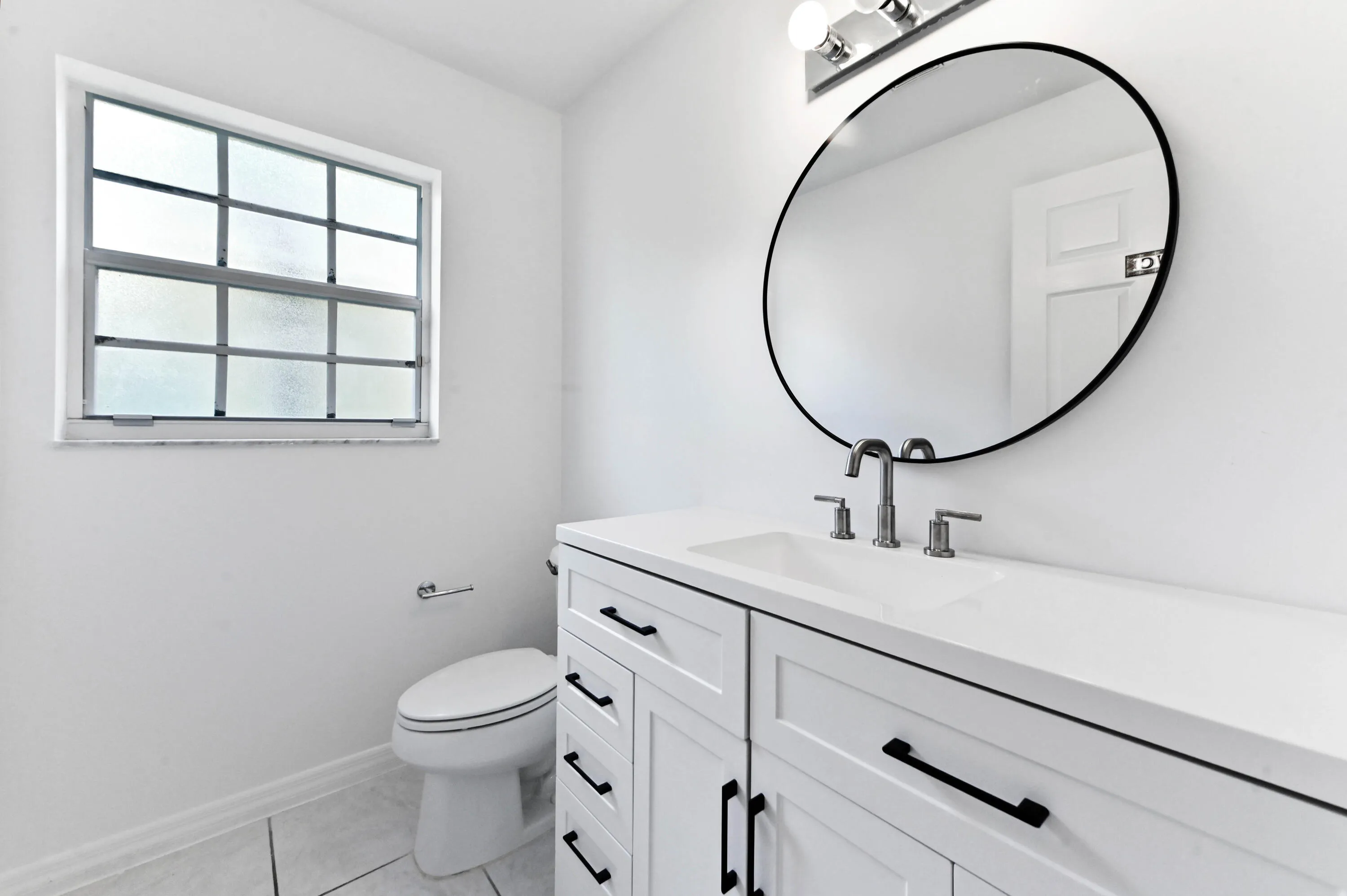 09 Bathroom 01