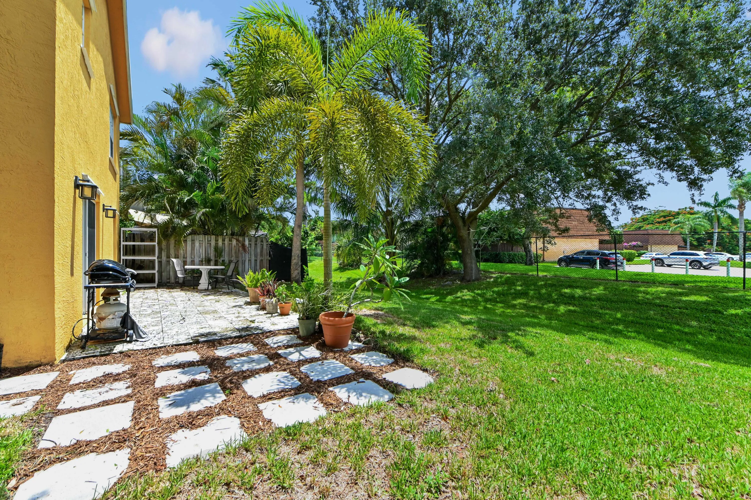 28 backyard 02