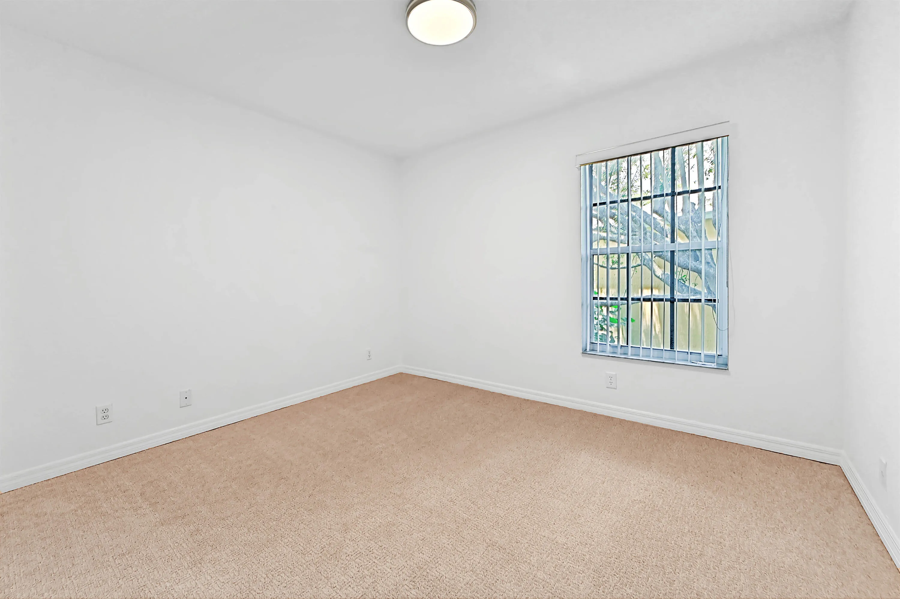22 Bedroom 03