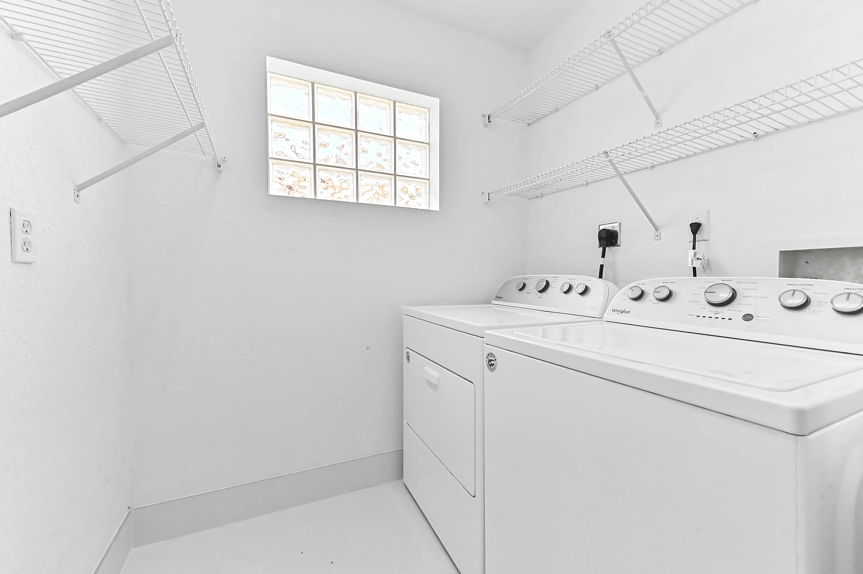 21 laundry room 03