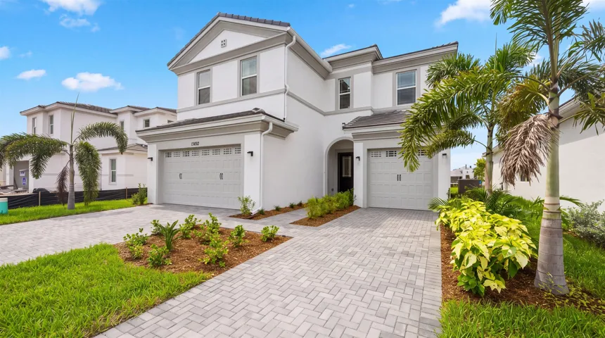 02-13692 Century Oak Cir