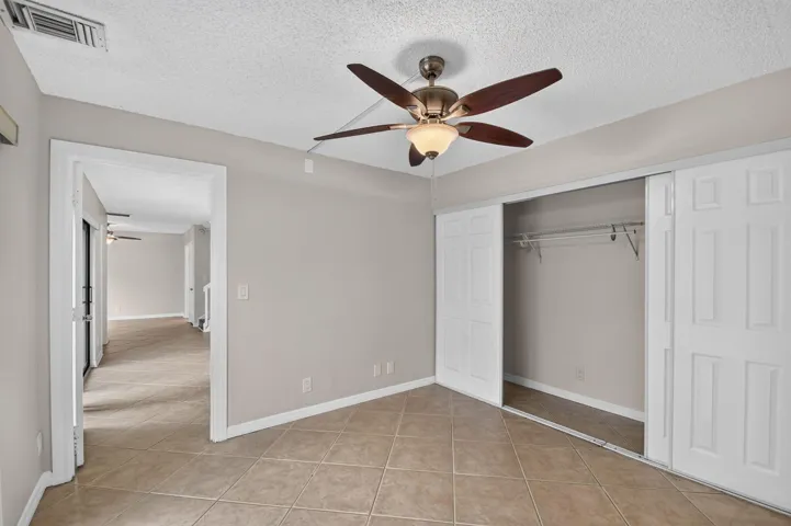 1st Floor Guest bedroom / Office