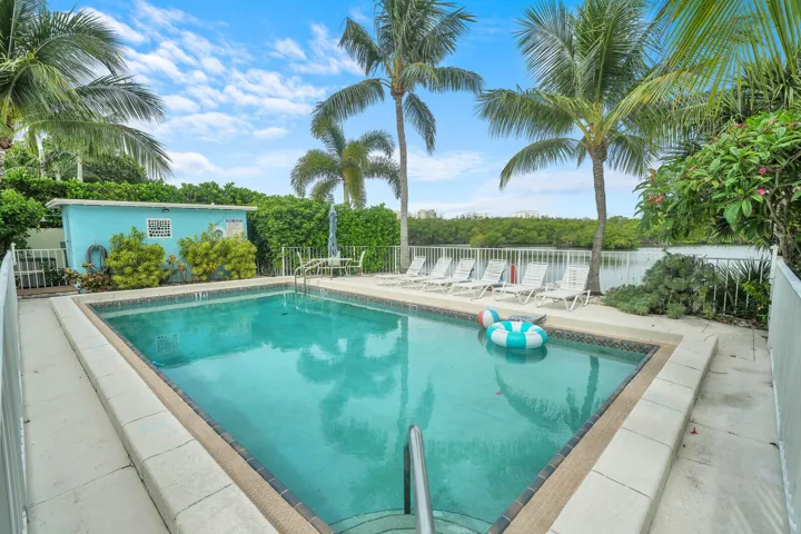 Community pool