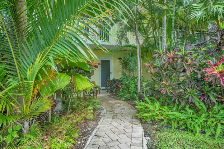 Walkway to unit