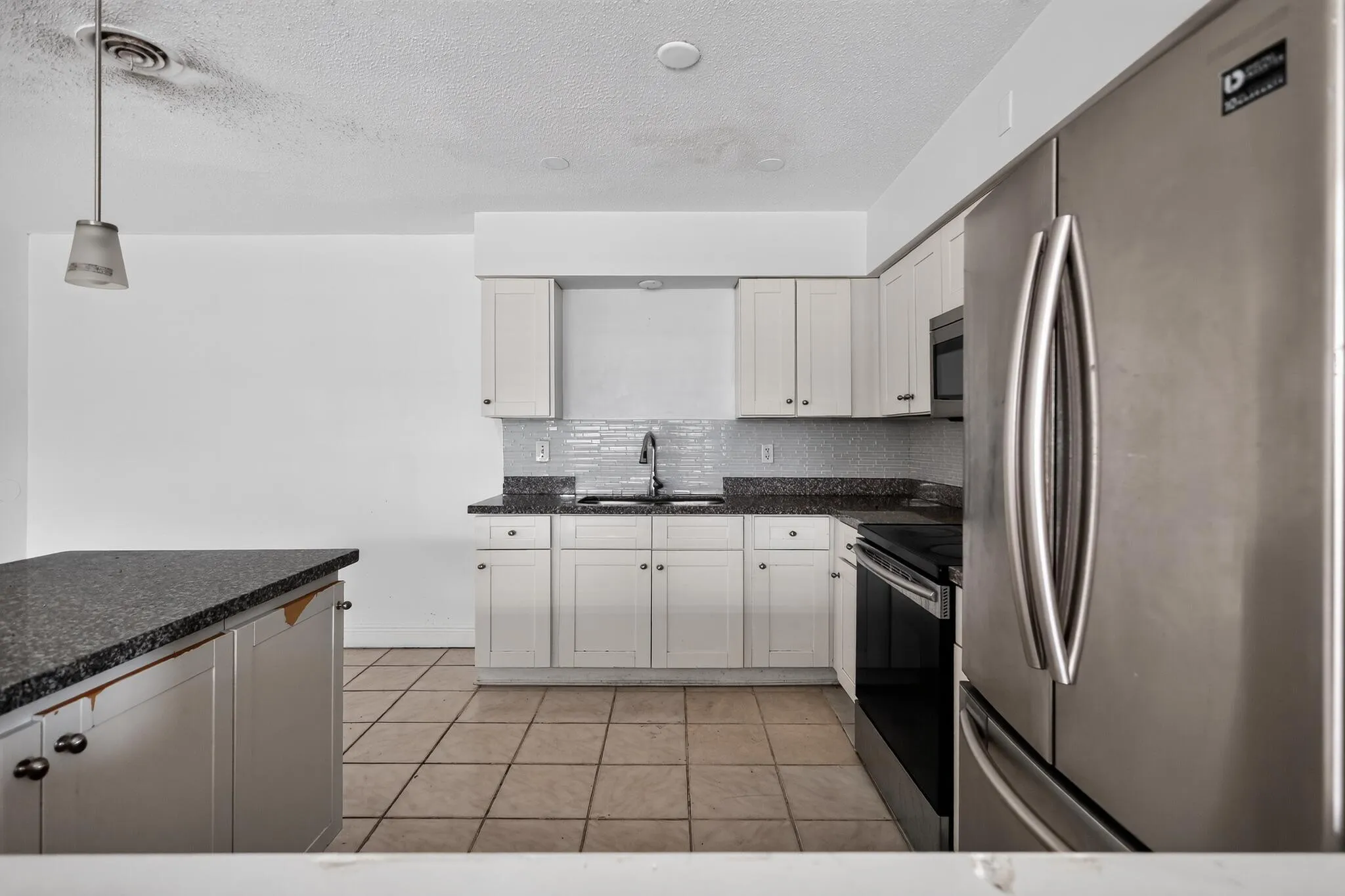 23_5845_Arthur_St-Kitchen-9757