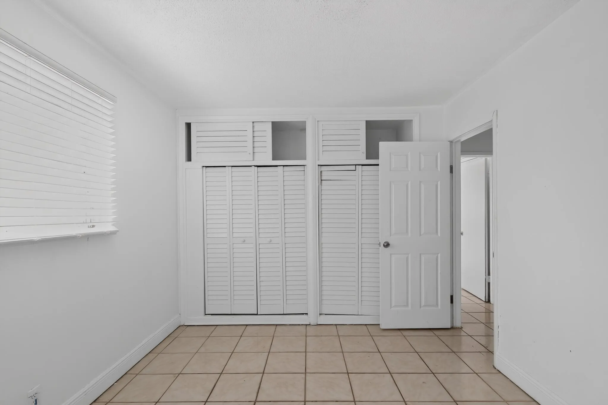 27_5845_Arthur_St-Bedroom-9766