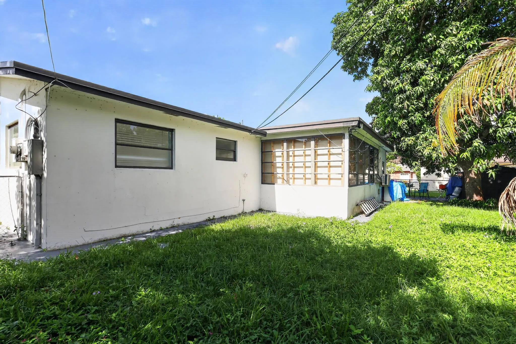 11_5845_Arthur_St-Exterior-9773