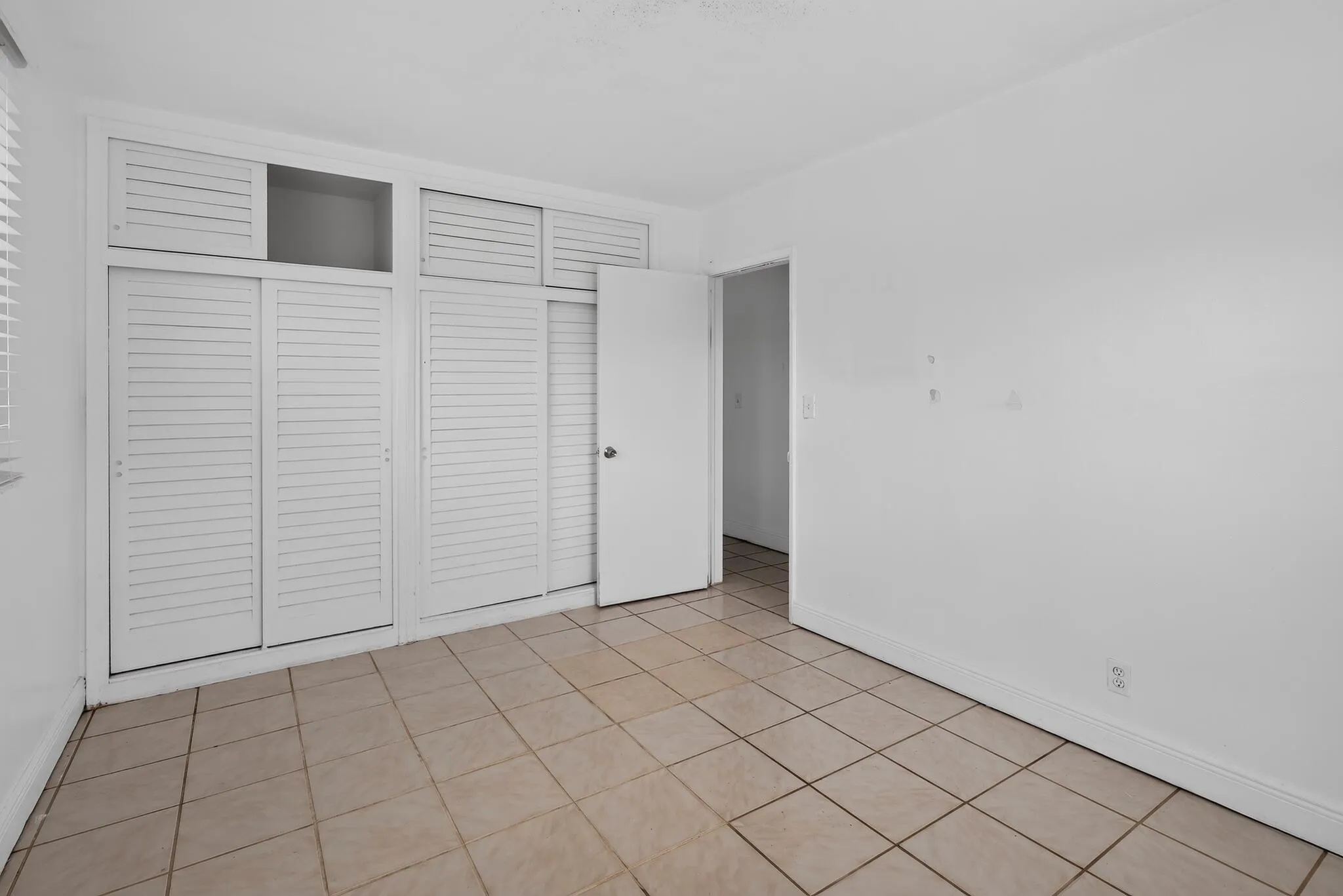 31_5845_Arthur_St-Bedroom-9762