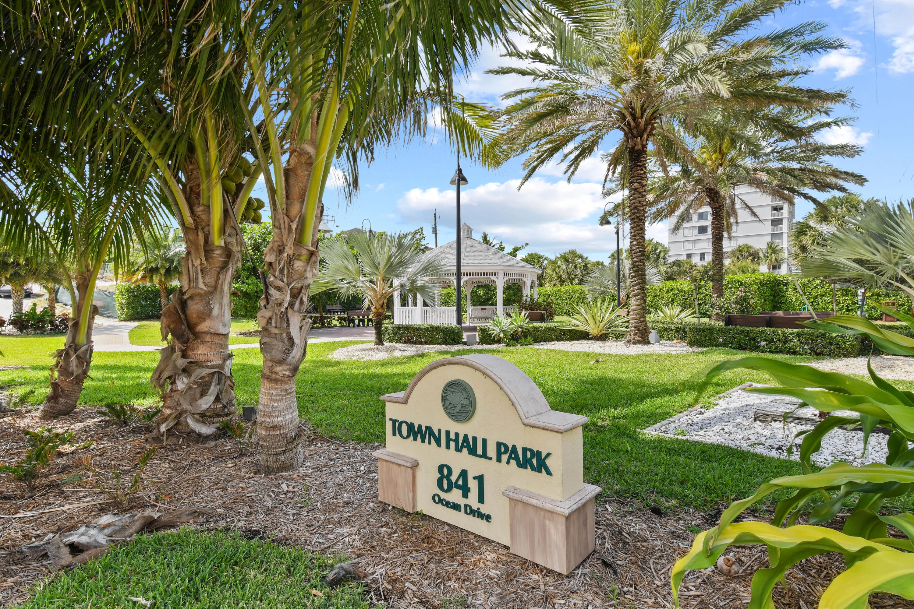 CopyofTownHallPark_01