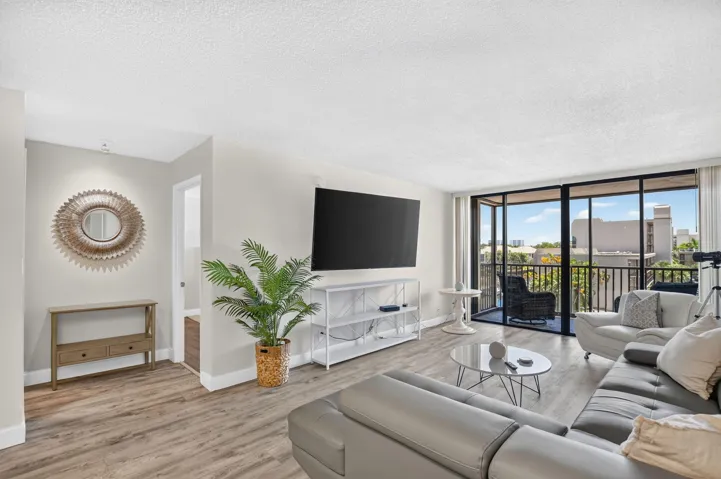 Completely Remodeled Condo