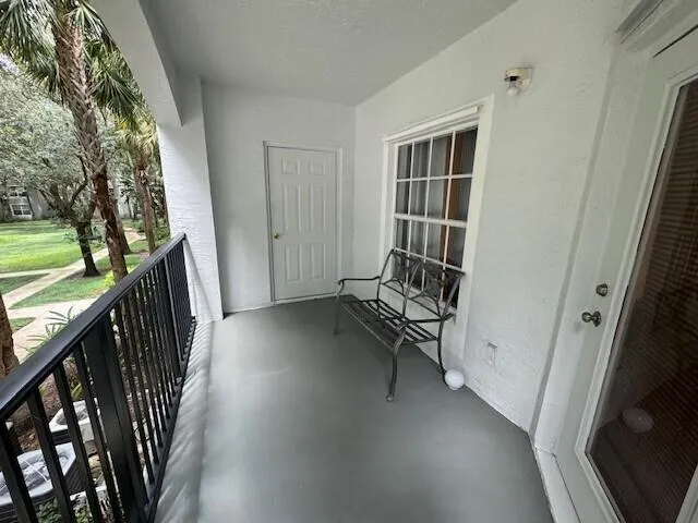CP angle view of patio fron corner